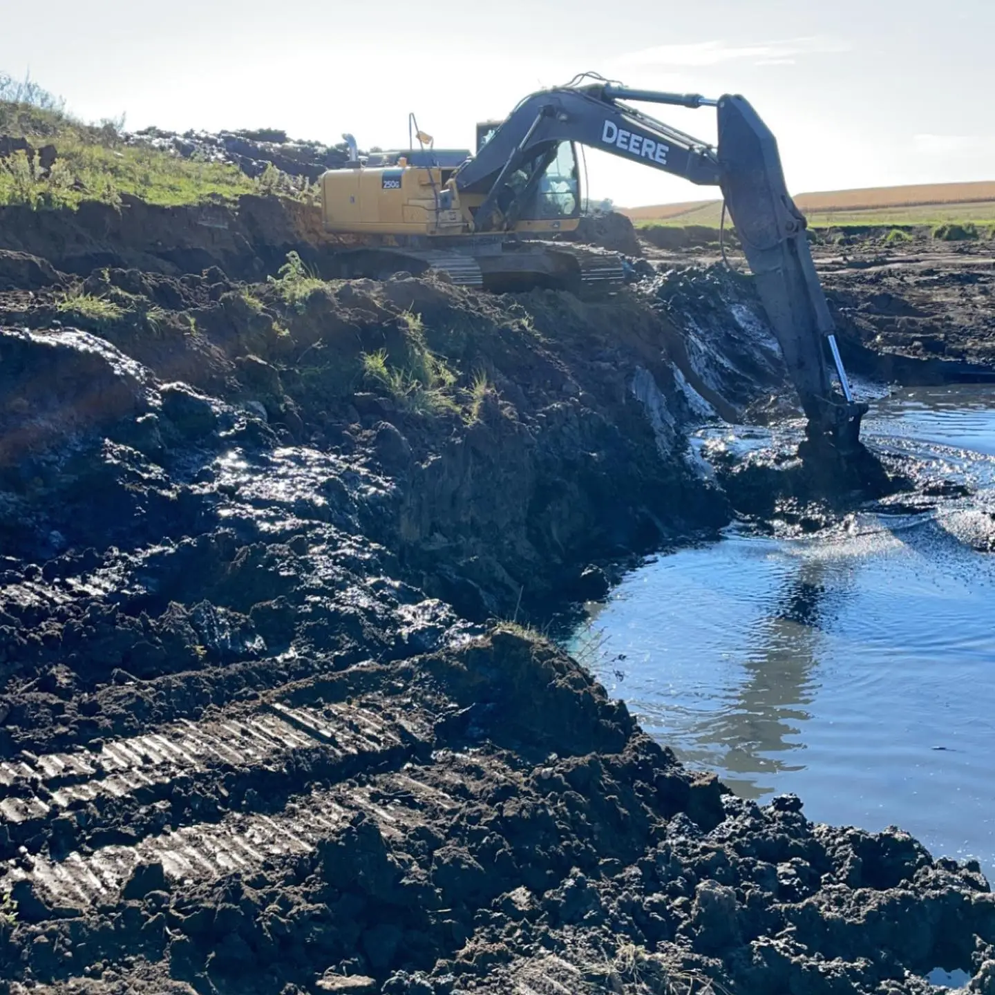 Sewer Water Excavation crew working in Madison SD